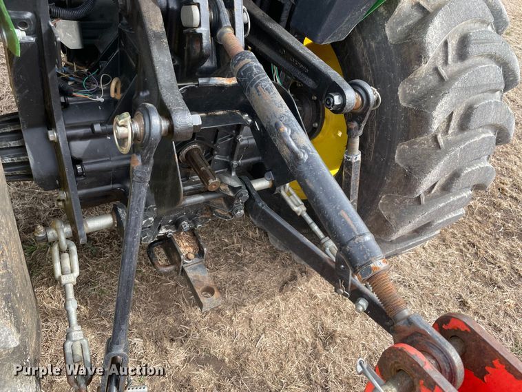 image for item DQ5773 2009 John Deere 3038E  MFWD tractor