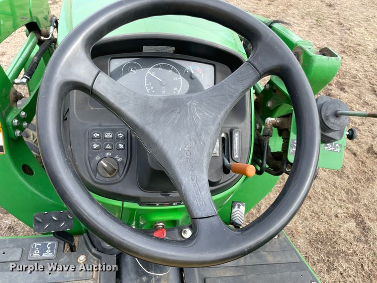 image for item DQ5773 2009 John Deere 3038E  MFWD tractor