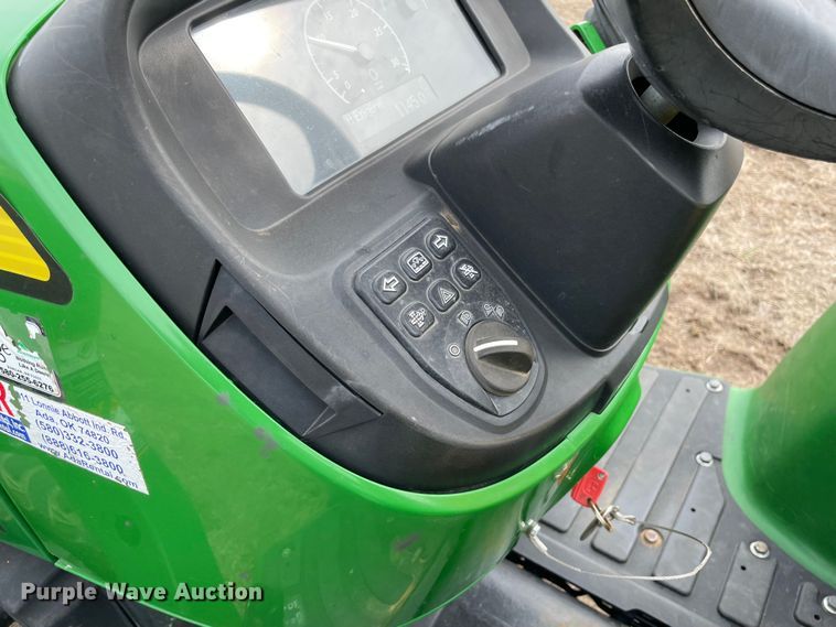 image for item DQ5773 2009 John Deere 3038E  MFWD tractor