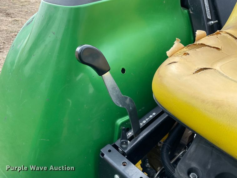 image for item DQ5773 2009 John Deere 3038E  MFWD tractor