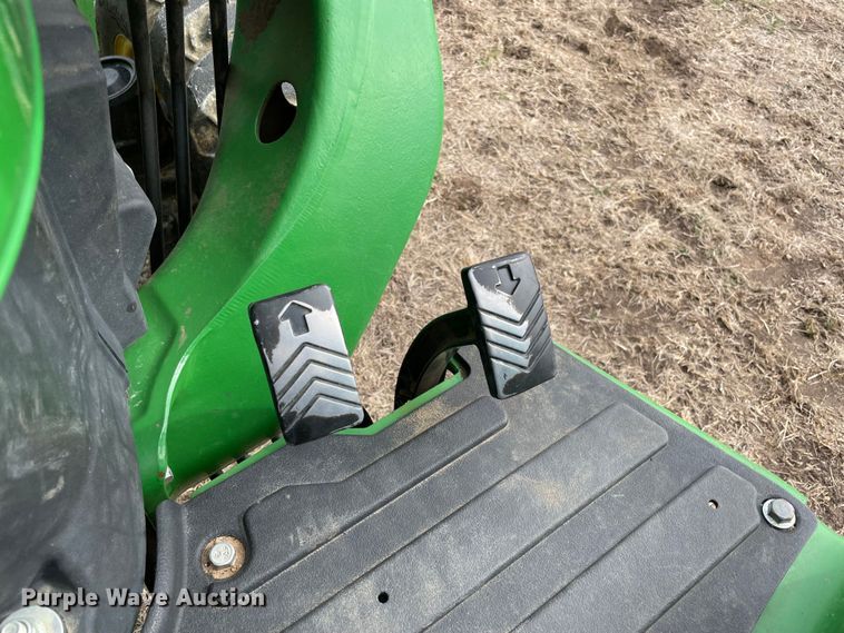 image for item DQ5773 2009 John Deere 3038E  MFWD tractor