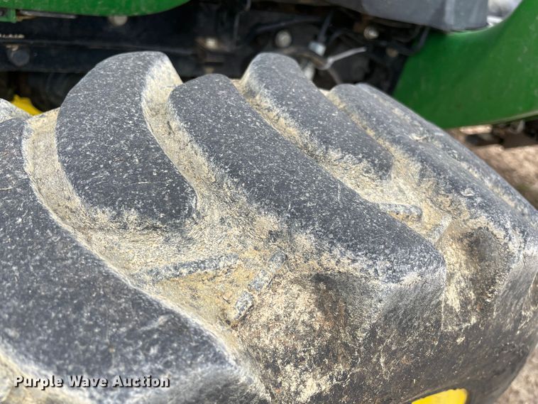 image for item DQ5773 2009 John Deere 3038E  MFWD tractor