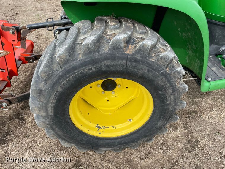 image for item DQ5773 2009 John Deere 3038E  MFWD tractor