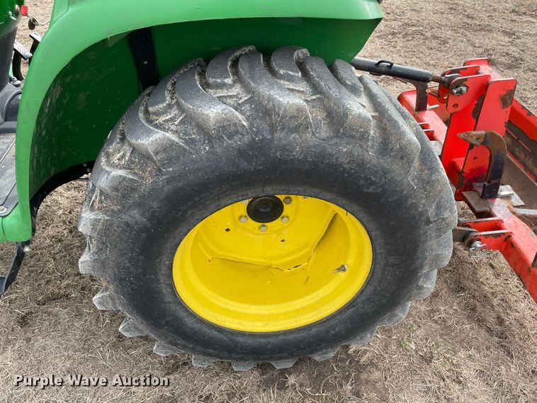 image for item DQ5773 2009 John Deere 3038E  MFWD tractor