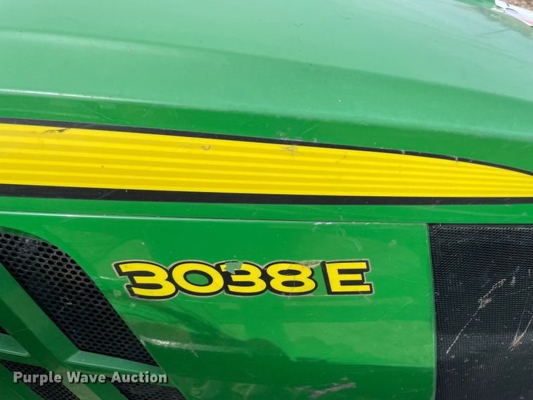 image for item DQ5773 2009 John Deere 3038E  MFWD tractor