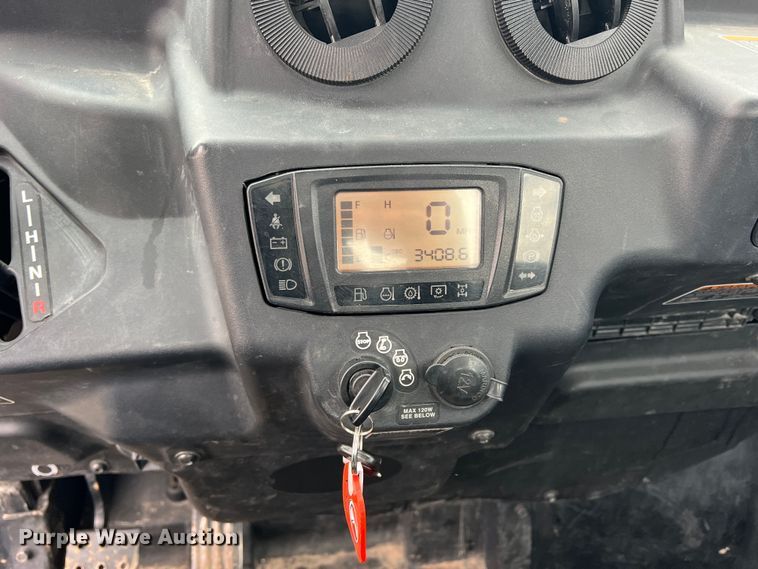 image for item DQ5776 2018 Kubota RTV-X1100C  utility vehicle