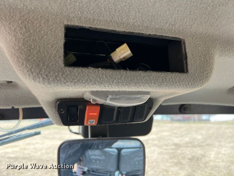 image for item DQ5777 2015 Kubota RTV-X1100C  utility vehicle