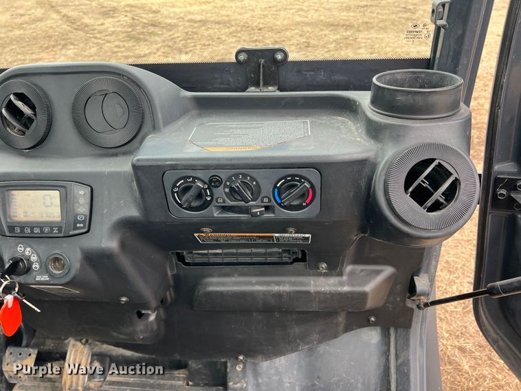 image for item DQ5777 2015 Kubota RTV-X1100C  utility vehicle
