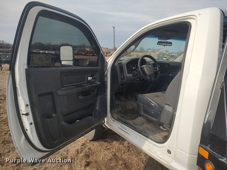 image for item DQ5780 2011 Dodge Ram 3500HD  flatbed pickup truck