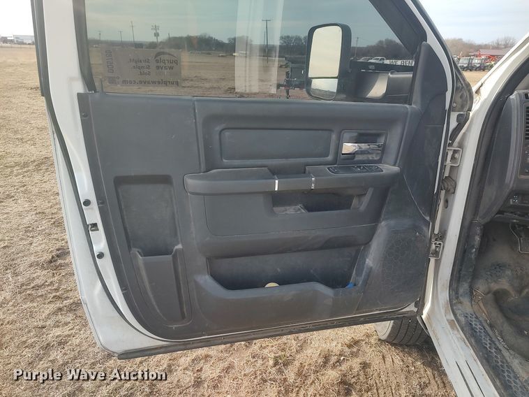 image for item DQ5780 2011 Dodge Ram 3500HD  flatbed pickup truck