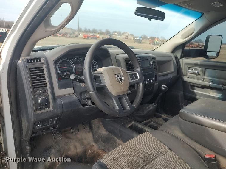 image for item DQ5780 2011 Dodge Ram 3500HD  flatbed pickup truck