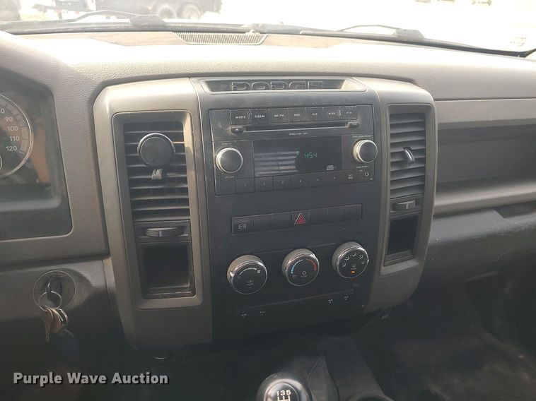 image for item DQ5780 2011 Dodge Ram 3500HD  flatbed pickup truck