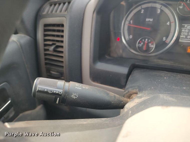 image for item DQ5780 2011 Dodge Ram 3500HD  flatbed pickup truck