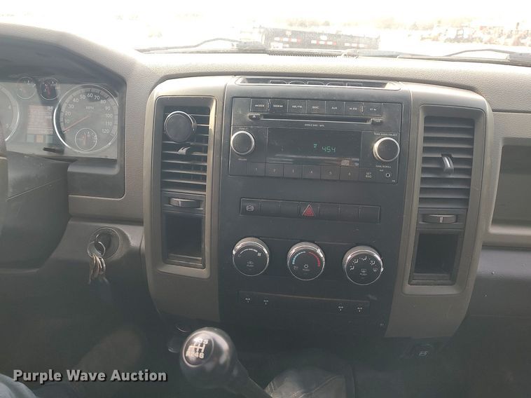 image for item DQ5780 2011 Dodge Ram 3500HD  flatbed pickup truck