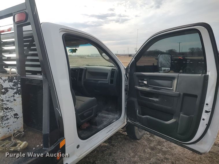 image for item DQ5780 2011 Dodge Ram 3500HD  flatbed pickup truck