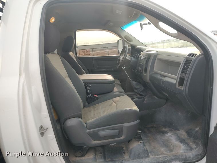 image for item DQ5780 2011 Dodge Ram 3500HD  flatbed pickup truck