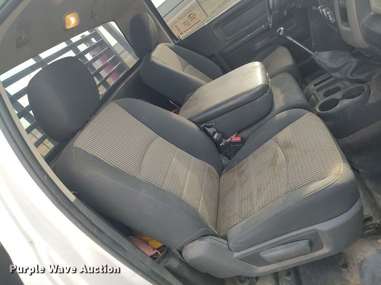 image for item DQ5780 2011 Dodge Ram 3500HD  flatbed pickup truck