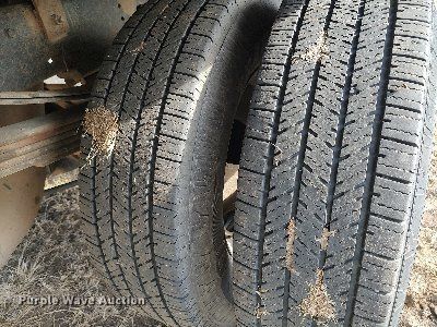 image for item DQ5780 2011 Dodge Ram 3500HD  flatbed pickup truck