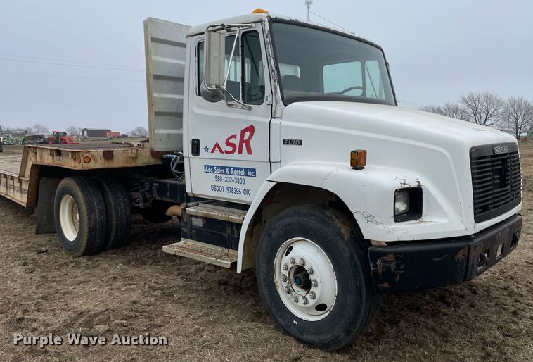 image for item DQ5783 1995 Freightliner FL70  semi truck