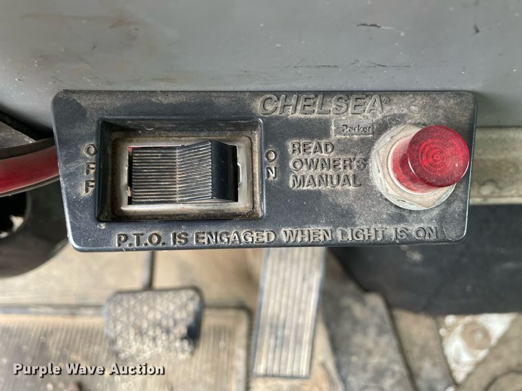 image for item DQ5783 1995 Freightliner FL70  semi truck