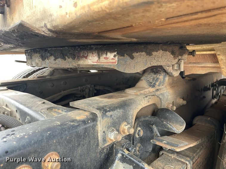 image for item DQ5783 1995 Freightliner FL70  semi truck