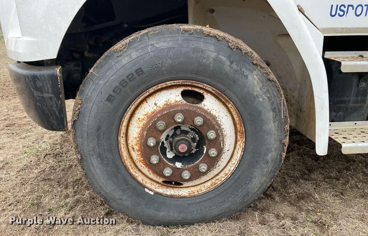 image for item DQ5783 1995 Freightliner FL70  semi truck