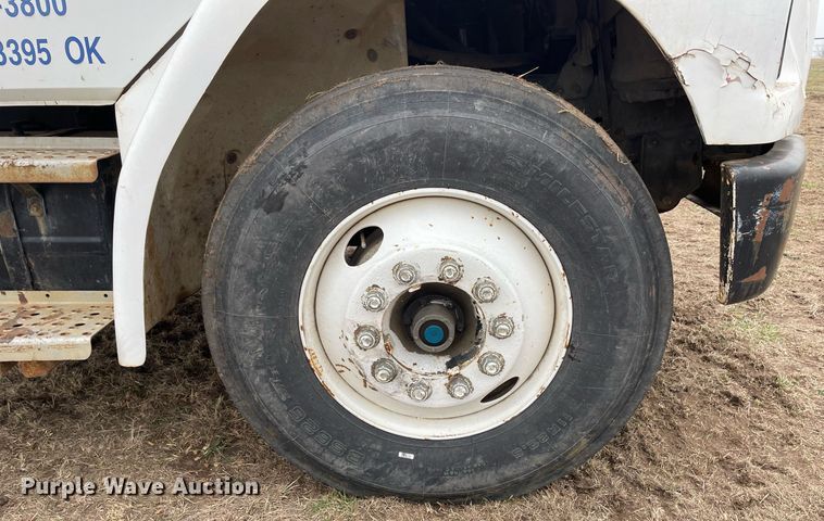 image for item DQ5783 1995 Freightliner FL70  semi truck