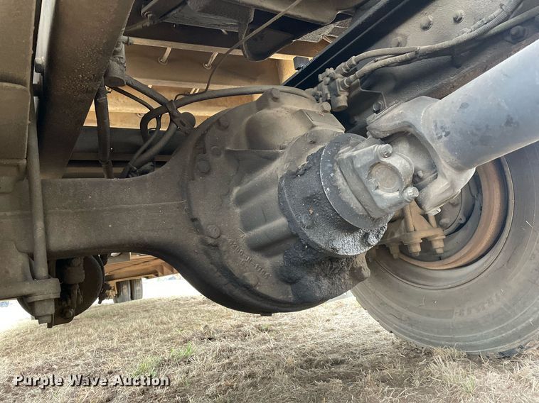 image for item DQ5783 1995 Freightliner FL70  semi truck