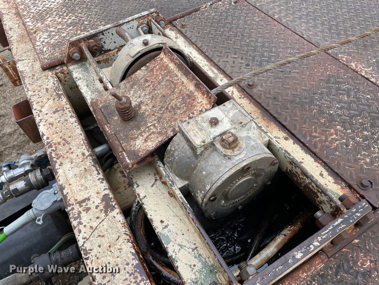 image for item DQ5784 1985 Trail King 1848-1300  equipment trailer