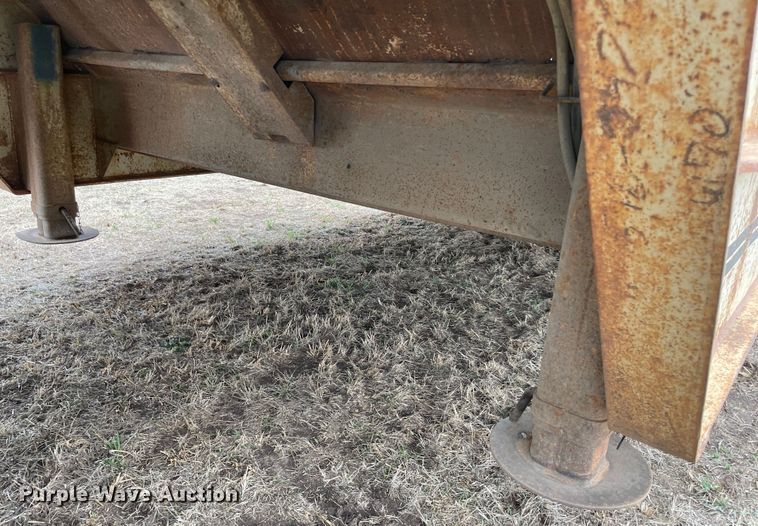 image for item DQ5784 1985 Trail King 1848-1300  equipment trailer