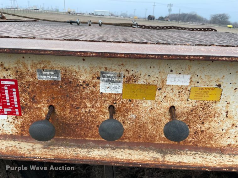 image for item DQ5784 1985 Trail King 1848-1300  equipment trailer