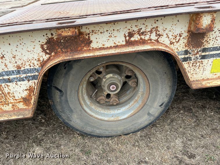 image for item DQ5784 1985 Trail King 1848-1300  equipment trailer