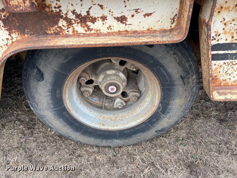 image for item DQ5784 1985 Trail King 1848-1300  equipment trailer