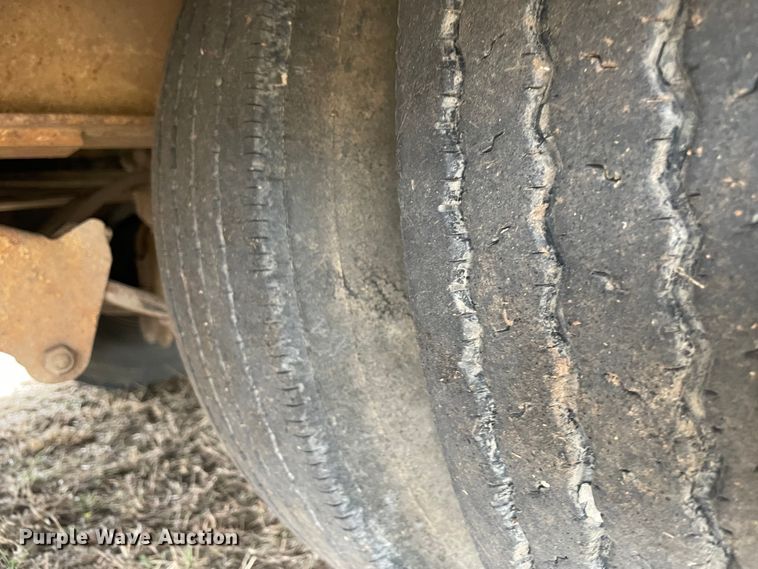 image for item DQ5784 1985 Trail King 1848-1300  equipment trailer