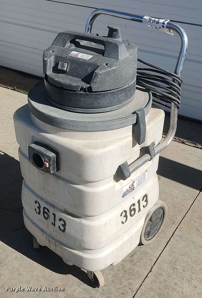 image for item DQ5788 Wet/dry vacuum