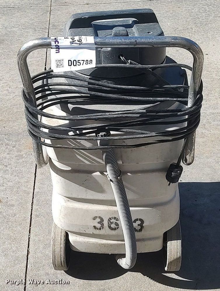 image for item DQ5788 Wet/dry vacuum