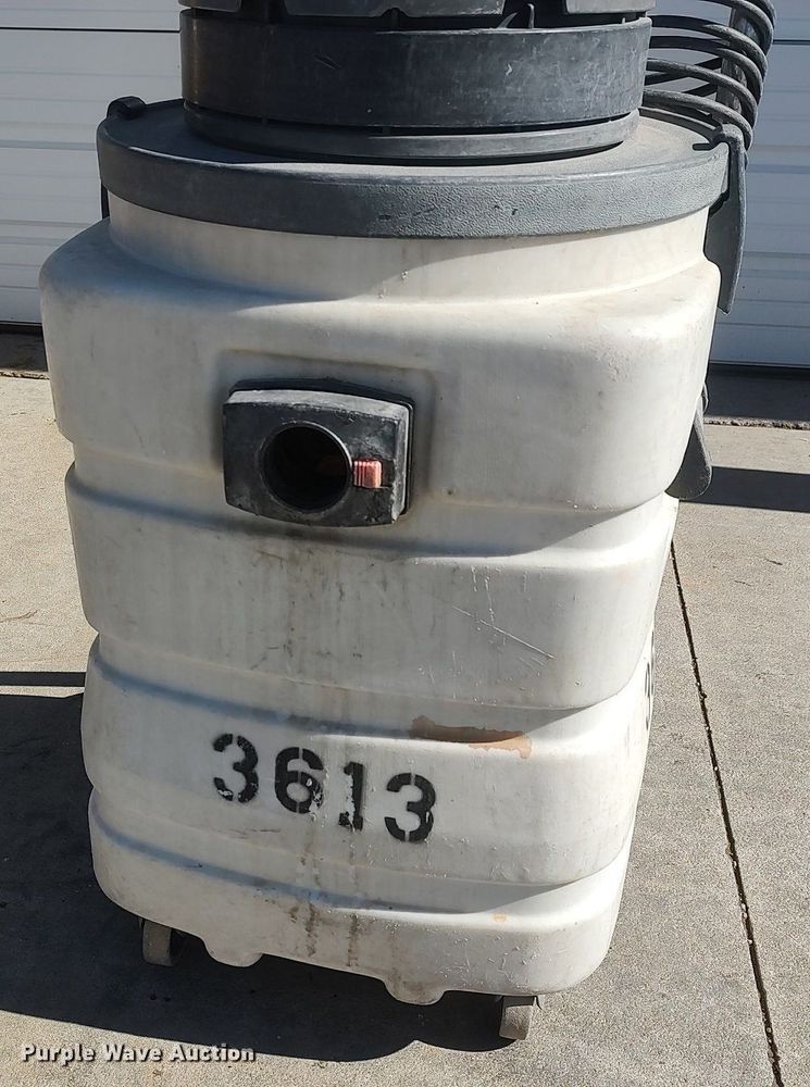 image for item DQ5788 Wet/dry vacuum