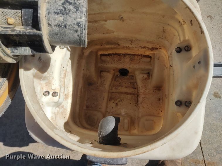 image for item DQ5788 Wet/dry vacuum