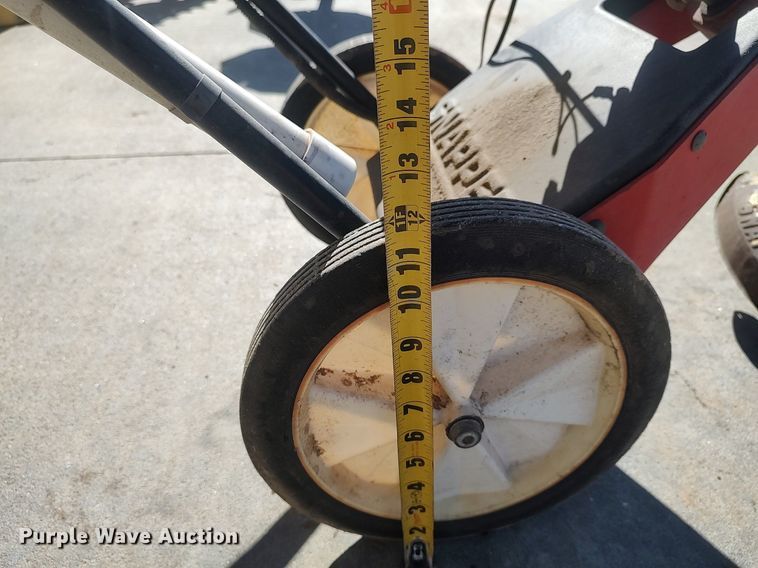 image for item DQ5789 Snapper 2450RT  string trimmer