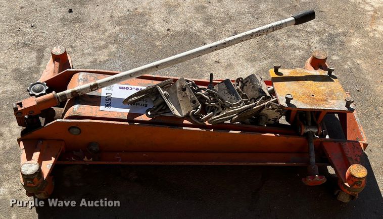 image for item DQ5796 Floor jack