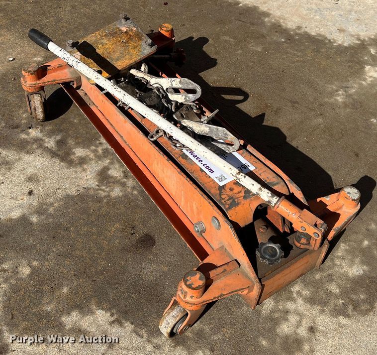 image for item DQ5796 Floor jack