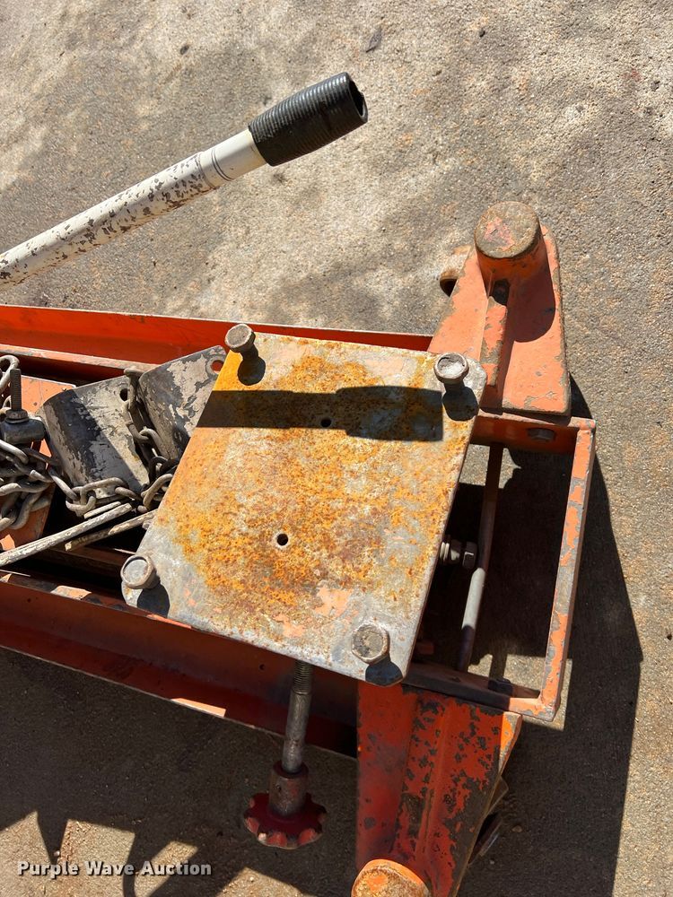 image for item DQ5796 Floor jack