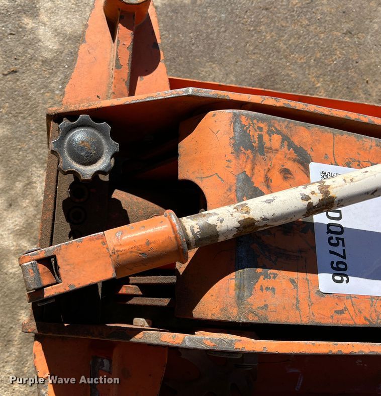 image for item DQ5796 Floor jack