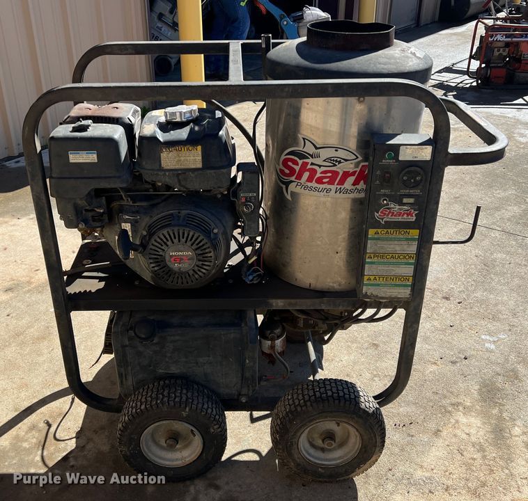 image for item DQ5801 Shark  pressure washer