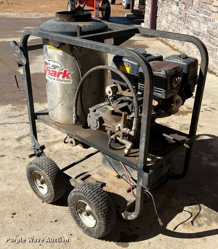 image for item DQ5801 Shark  pressure washer