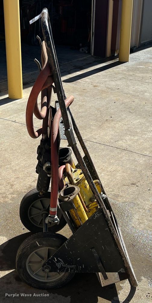 image for item DQ5805 Rhino  pneumatic post driver