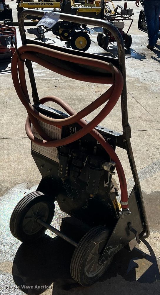 image for item DQ5805 Rhino  pneumatic post driver