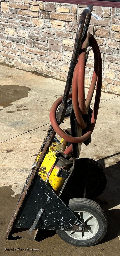 image for item DQ5805 Rhino  pneumatic post driver