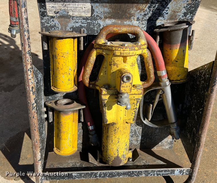 image for item DQ5805 Rhino  pneumatic post driver