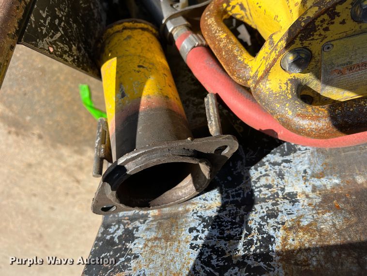 image for item DQ5805 Rhino  pneumatic post driver